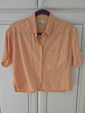 Hollister Peach Short Sleeve Button-Down Shirt